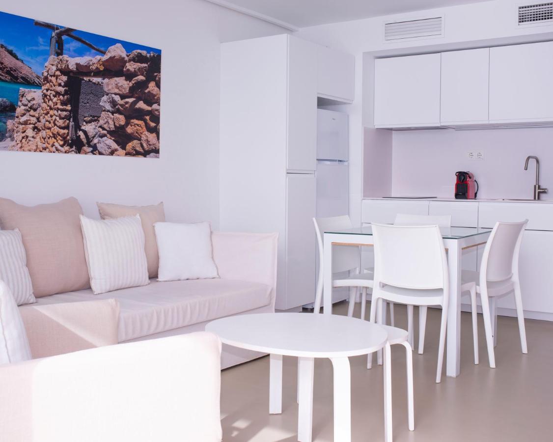 Apartamentos Llobet Ibiza Eksteriør billede