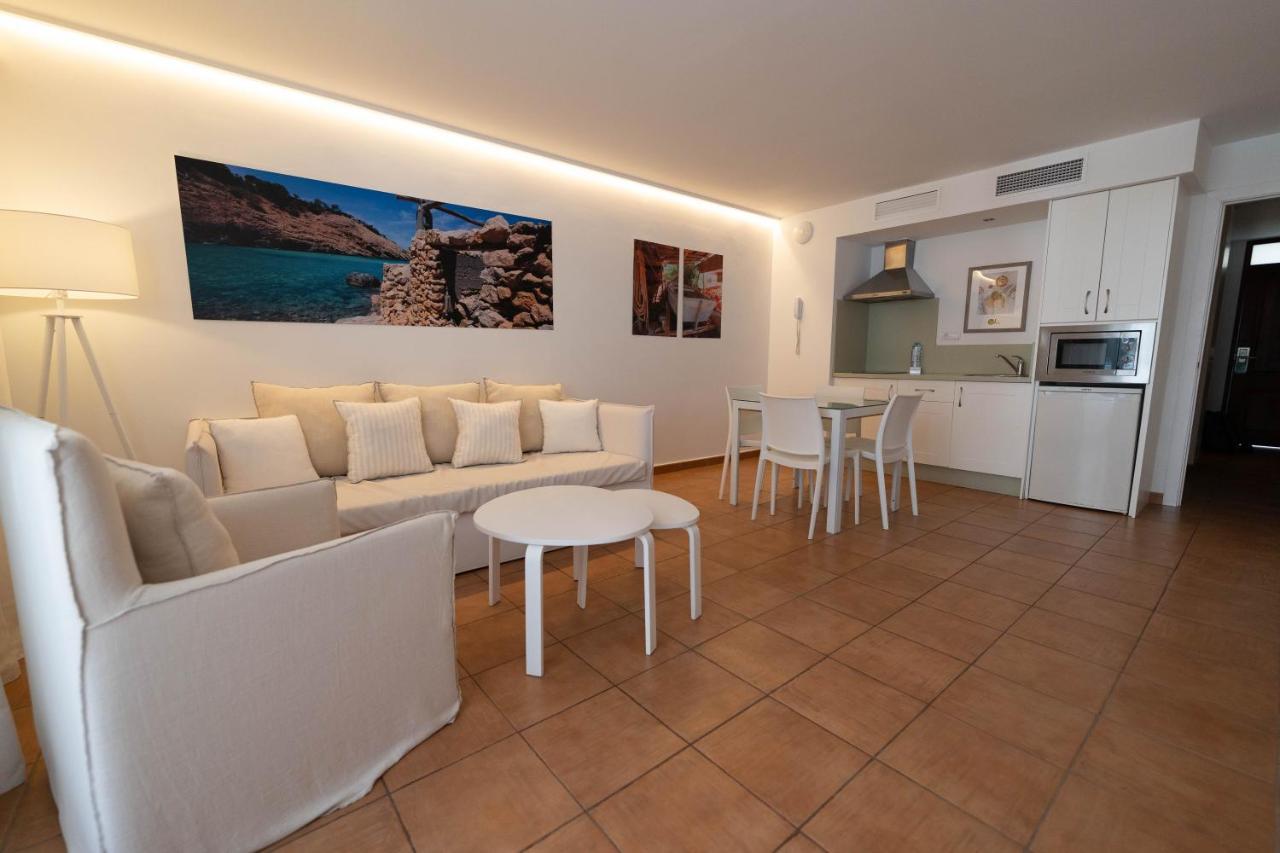 Apartamentos Llobet Ibiza Eksteriør billede