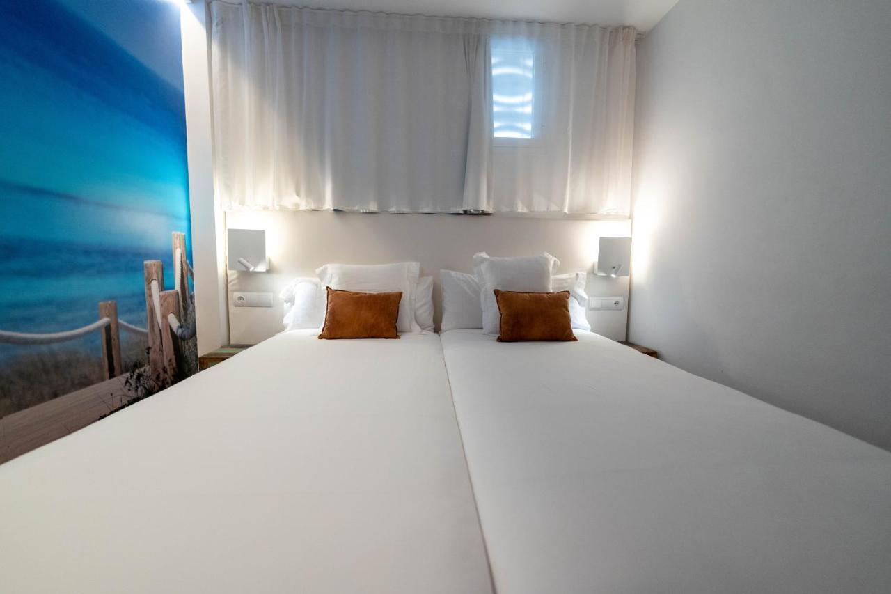 Apartamentos Llobet Ibiza Eksteriør billede