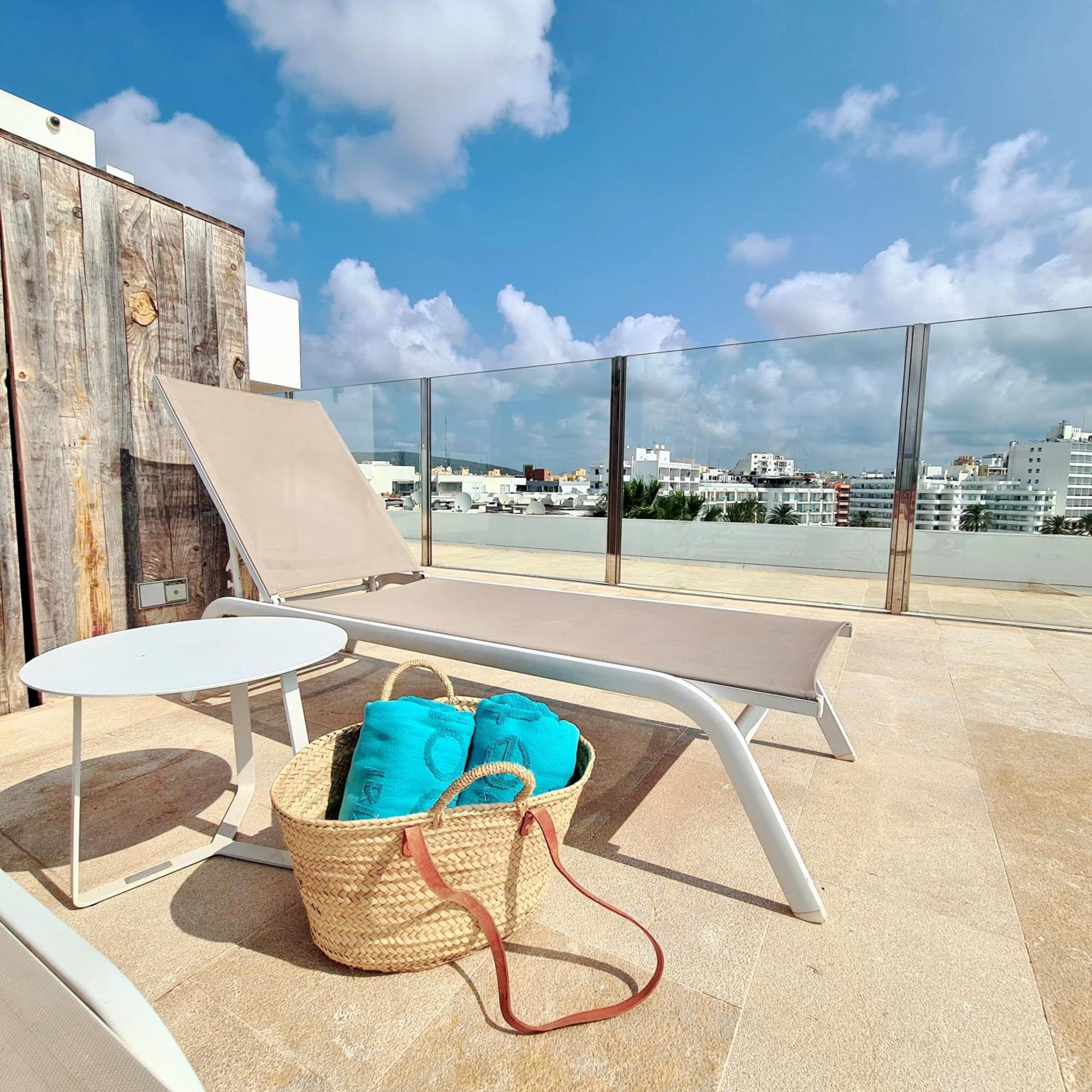 Apartamentos Llobet Ibiza Eksteriør billede