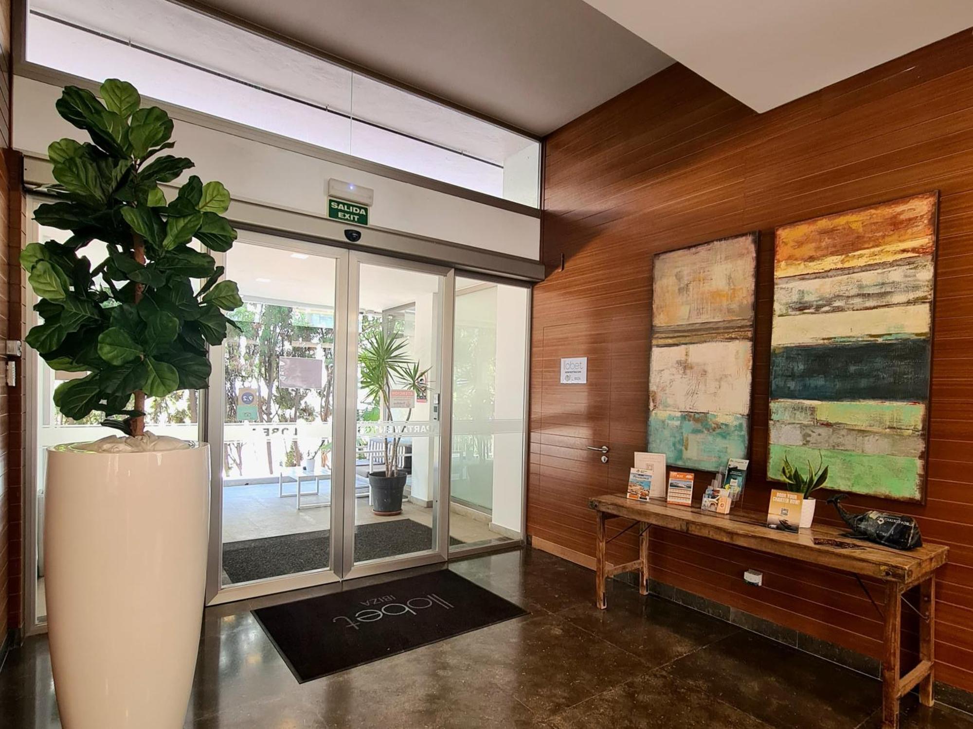 Apartamentos Llobet Ibiza Eksteriør billede